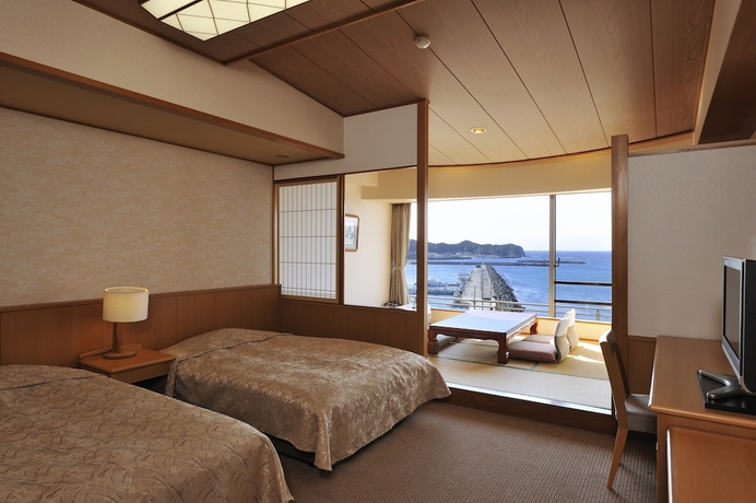 Imagen de la habitación del Hotel Mikazuki Sea-park Katsuura. Foto 3