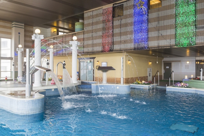 Imagen de la piscina del Hotel Mikazuki Sea-park Katsuura. Foto 17