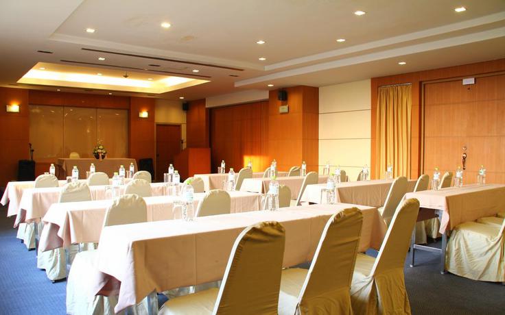 Imagen de los interiores del Hotel Mike Beach Resort Pattaya - Sha. Foto 9