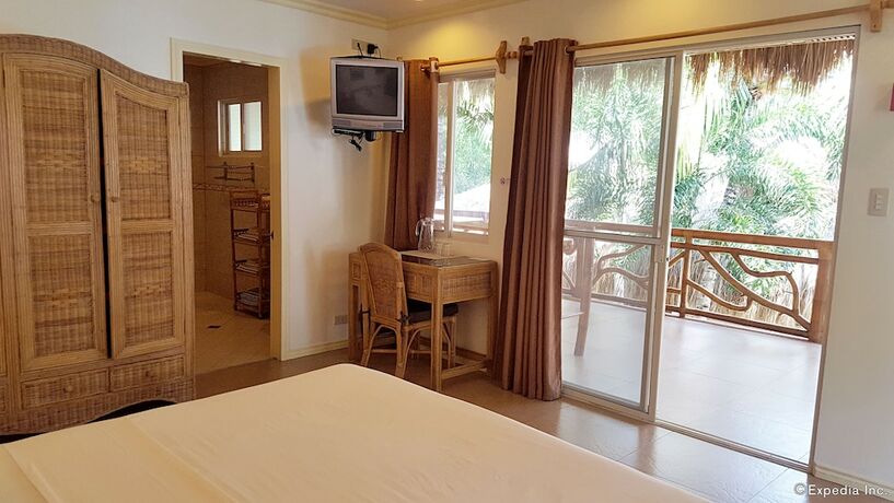 Imagen general del Hotel Mike's Dauin Beach Resort. Foto 10