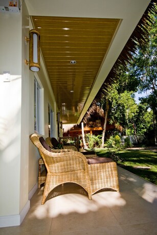 Imagen de la habitación del Hotel Mike's Dauin Beach Resort. Foto 25