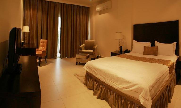 Imagen de la habitación del Hotel Mikhael's. Foto 7