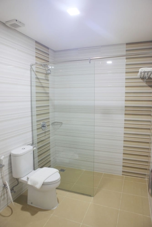 Imagen de la habitación del Hotel Miko Makassar. Foto 11