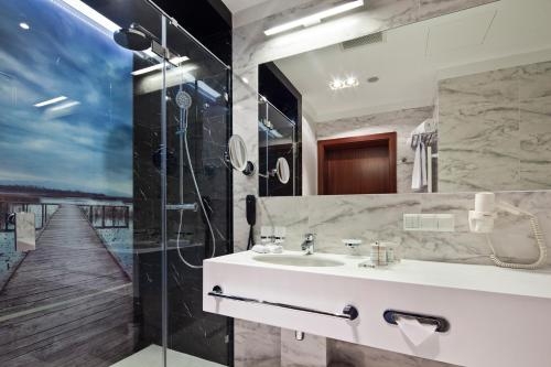 Imagen de la habitación del Hotel Mikołajki Leisure & SPA. Foto 9