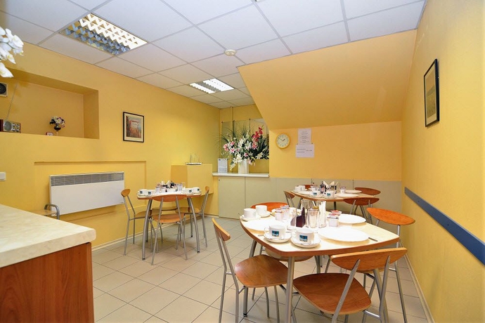 Imagen del bar/restaurante del Hotel Mikotel. Foto 2