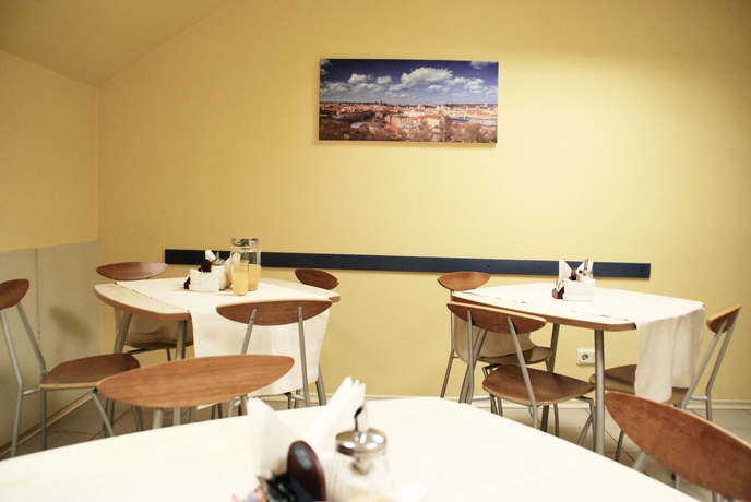 Imagen del bar/restaurante del Hotel Mikotel. Foto 3