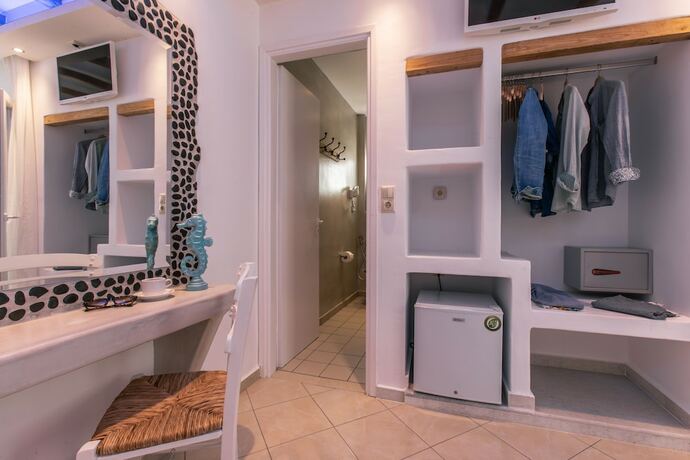 Imagen de la habitación del Hotel Mikri Vigla Beach Resort. Foto 12