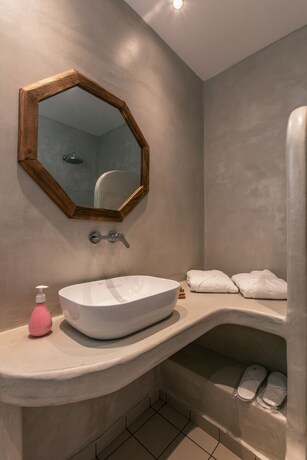 Imagen de la habitación del Hotel Mikri Vigla Beach Resort. Foto 20