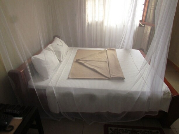 Imagen de la habitación del Hotel Mikumi Resort. Foto 7