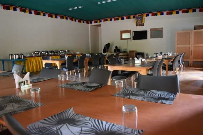 Imagen del bar/restaurante del Hotel Mila Retreat Camp. Foto 10