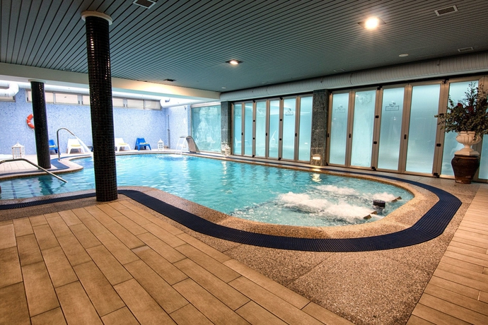 Imagen de la piscina del Hotel Milagros Golf Spa. Foto 19