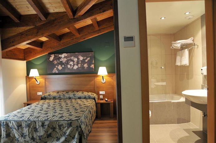 Imagen de la habitación del Hotel Milagros Rio Riaza. Foto 2