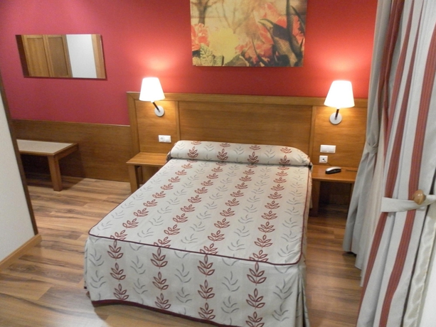 Imagen de la habitación del Hotel Milagros Rio Riaza. Foto 4