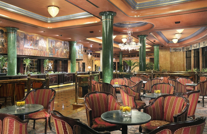 Imagen de los interiores del Hotel Milan Marriott. Foto 8