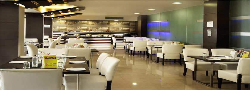 Imagen del bar/restaurante del Hotel Milan Palace. Foto 4