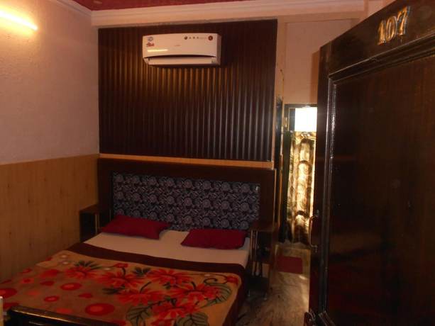Imagen de la habitación del Hotel Milan Palace. Foto 13