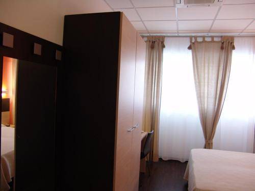 Imagen de la habitación del Hotel Milano, ANCONA. Foto 3