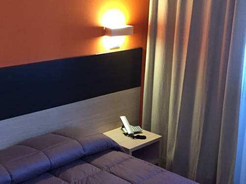 Imagen de la habitación del Hotel Milano, ANCONA. Foto 7