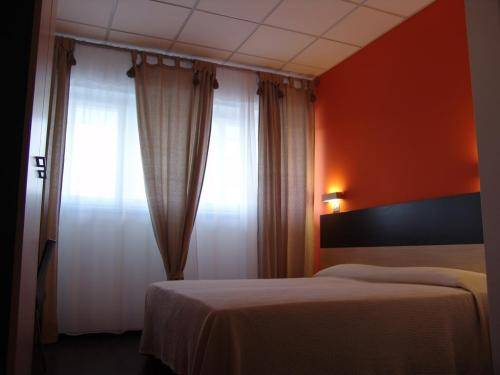 Imagen de la habitación del Hotel Milano, ANCONA. Foto 10