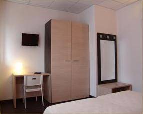 Imagen de la habitación del Hotel Milano, ANCONA. Foto 13