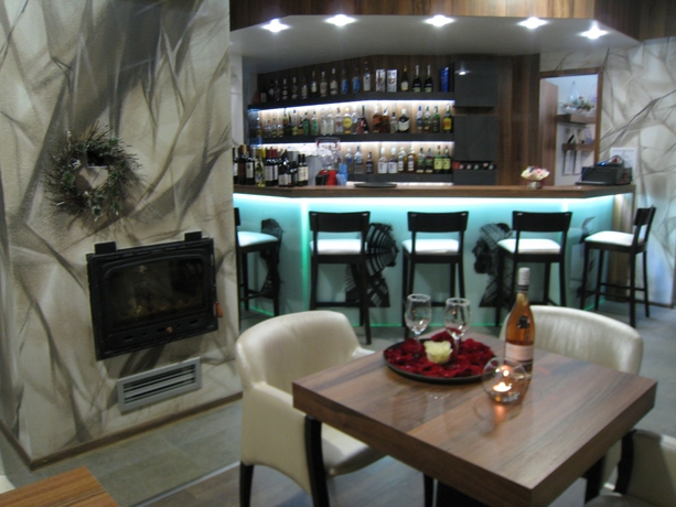 Imagen del bar/restaurante del Hotel Milano, Burgas Ciudad. Foto 4