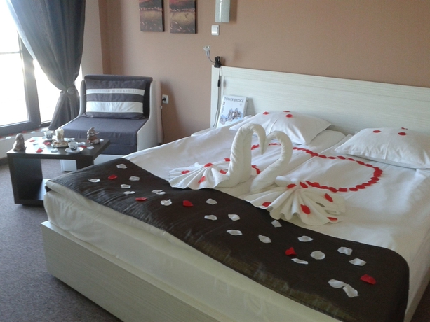 Imagen de la habitación del Hotel Milano, Burgas Ciudad. Foto 11