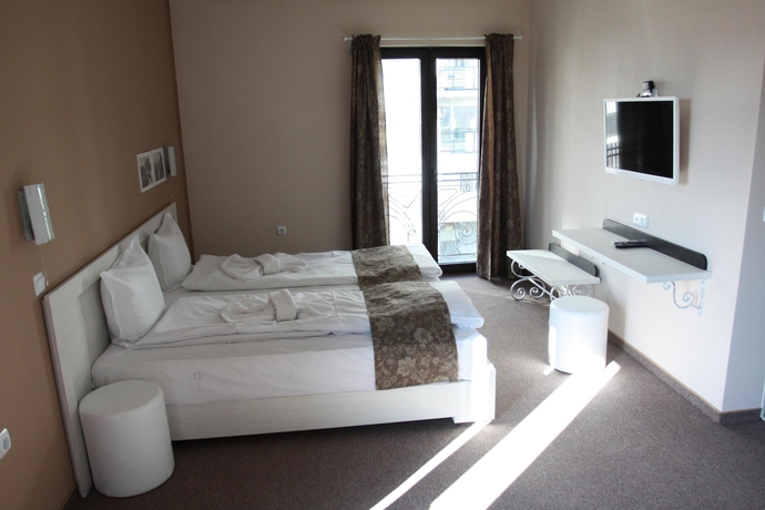 Imagen de la habitación del Hotel Milano, Burgas Ciudad. Foto 12