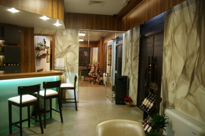 Imagen del bar/restaurante del Hotel Milano, Burgas Ciudad. Foto 7