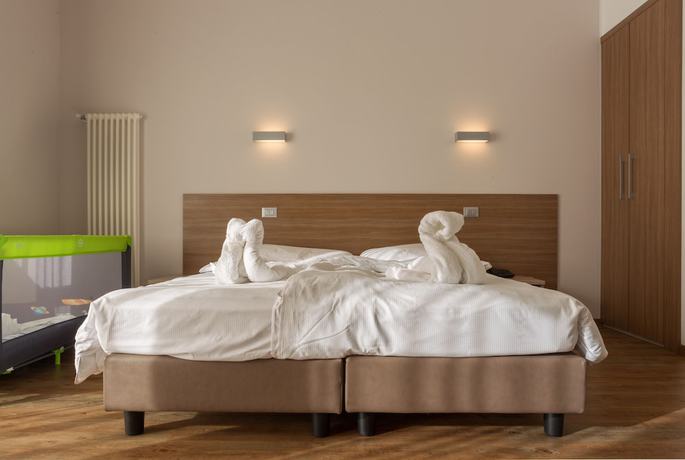 Imagen de la habitación del Hotel Milano, Fondo. Foto 8