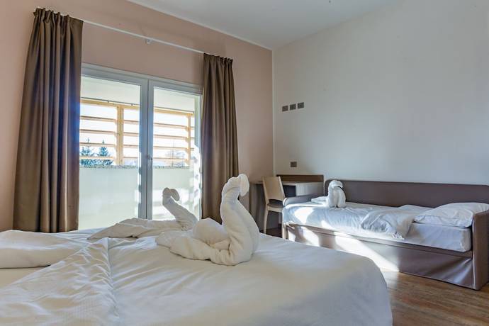 Imagen de la habitación del Hotel Milano, Fondo. Foto 12