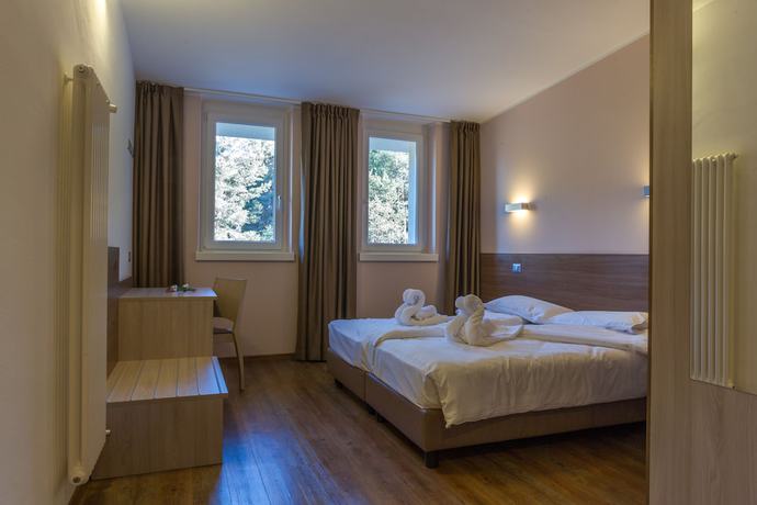 Imagen de la habitación del Hotel Milano, Fondo. Foto 13