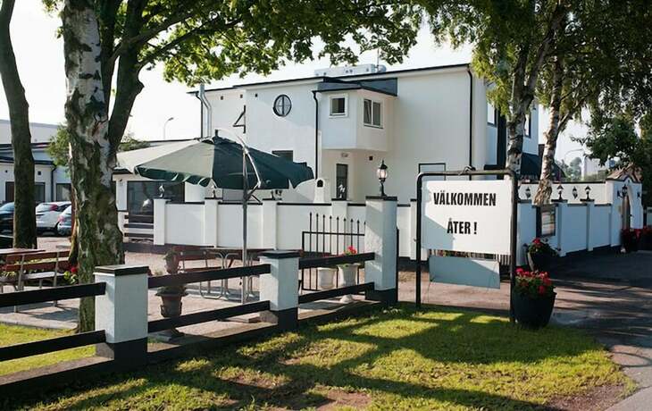 Imagen general del Hotel Milano Garden - City Bungalow l, I Gr&auml;nssnittet Till Kullabygdens P&auml;rlor. Foto 5