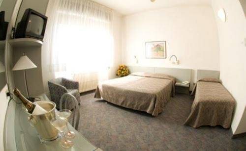 Imagen de la habitación del Hotel Milano, PISTOIA. Foto 6