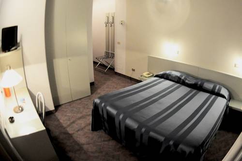 Imagen de la habitación del Hotel Milano, PISTOIA. Foto 8
