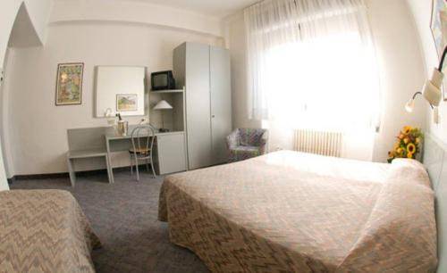 Imagen de la habitación del Hotel Milano, PISTOIA. Foto 15