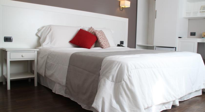 Imagen general del Hotel Milano, Península. Foto 10