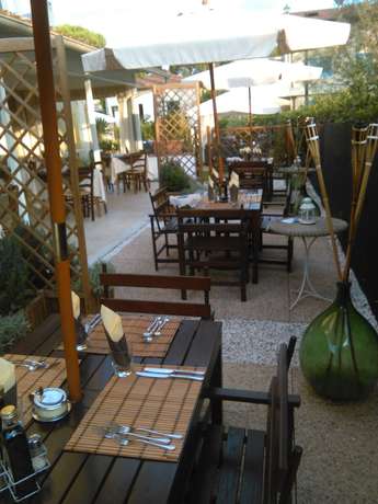 Imagen del bar/restaurante del Hotel Milano, Pietrasanta. Foto 8