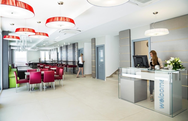 Imagen de los interiores del Hotel Milano Resort. Foto 16