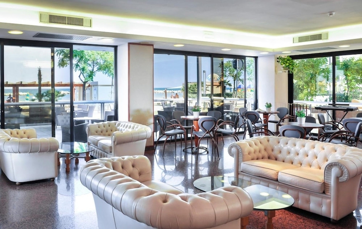 Imagen de los interiores del Hotel Milano Resort. Foto 17