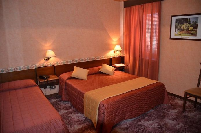 Imagen de la habitación del Hotel Milano, Trieste. Foto 6