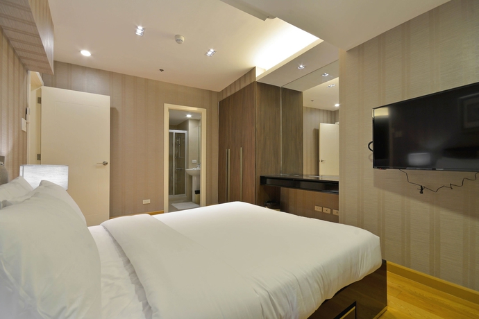 Imagen de la habitación del Hotel Milano Versace Suites. Foto 10