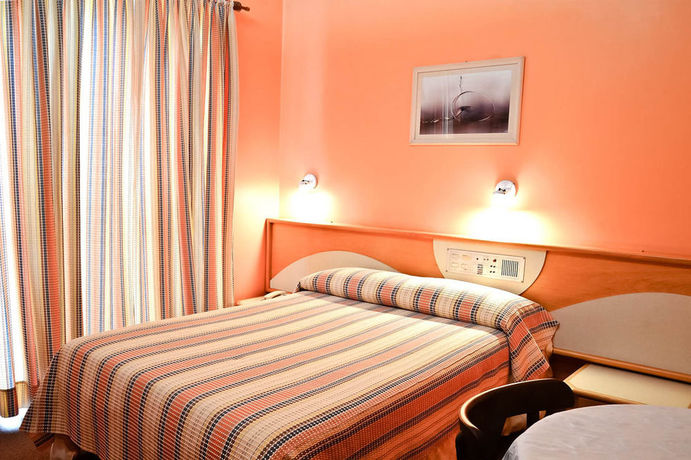 Imagen de los interiores del Hotel Milão. Foto 14