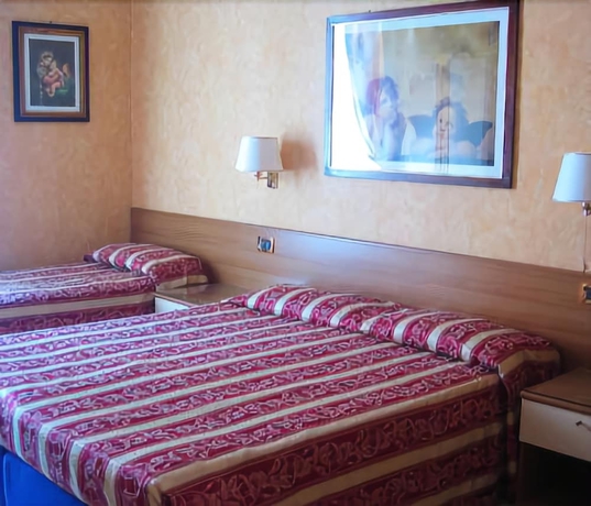 Imagen de la habitación del Hotel Milazzo, Roma. Foto 5