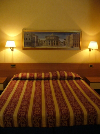 Imagen de la habitación del Hotel Milazzo, Termini. Foto 13