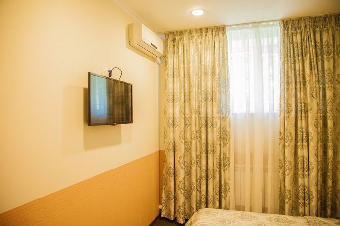 Imagen de la habitación del Hotel Mildom Express. Foto 8