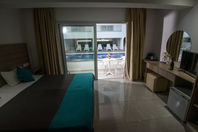 Imagen de la habitación del Hotel Milea. Foto 17