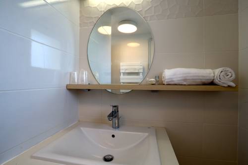 Imagen de la habitación del Hotel Mil&eacute;ade De La Plage - Binic. Foto 3