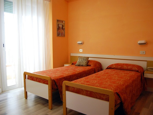 Imagen de la habitación del Hotel Milena, Rimini. Foto 6