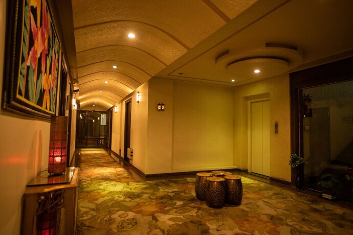 Imagen de los interiores del Hotel Milestone 251. Foto 26