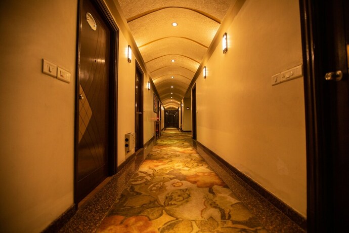 Imagen de los interiores del Hotel Milestone 251. Foto 31